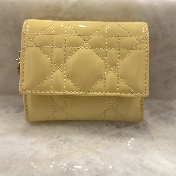 Christian Dior Lady Dior Lotus Cannage Patent Calf Leather Trifold Wallet - Picture 4 of 16